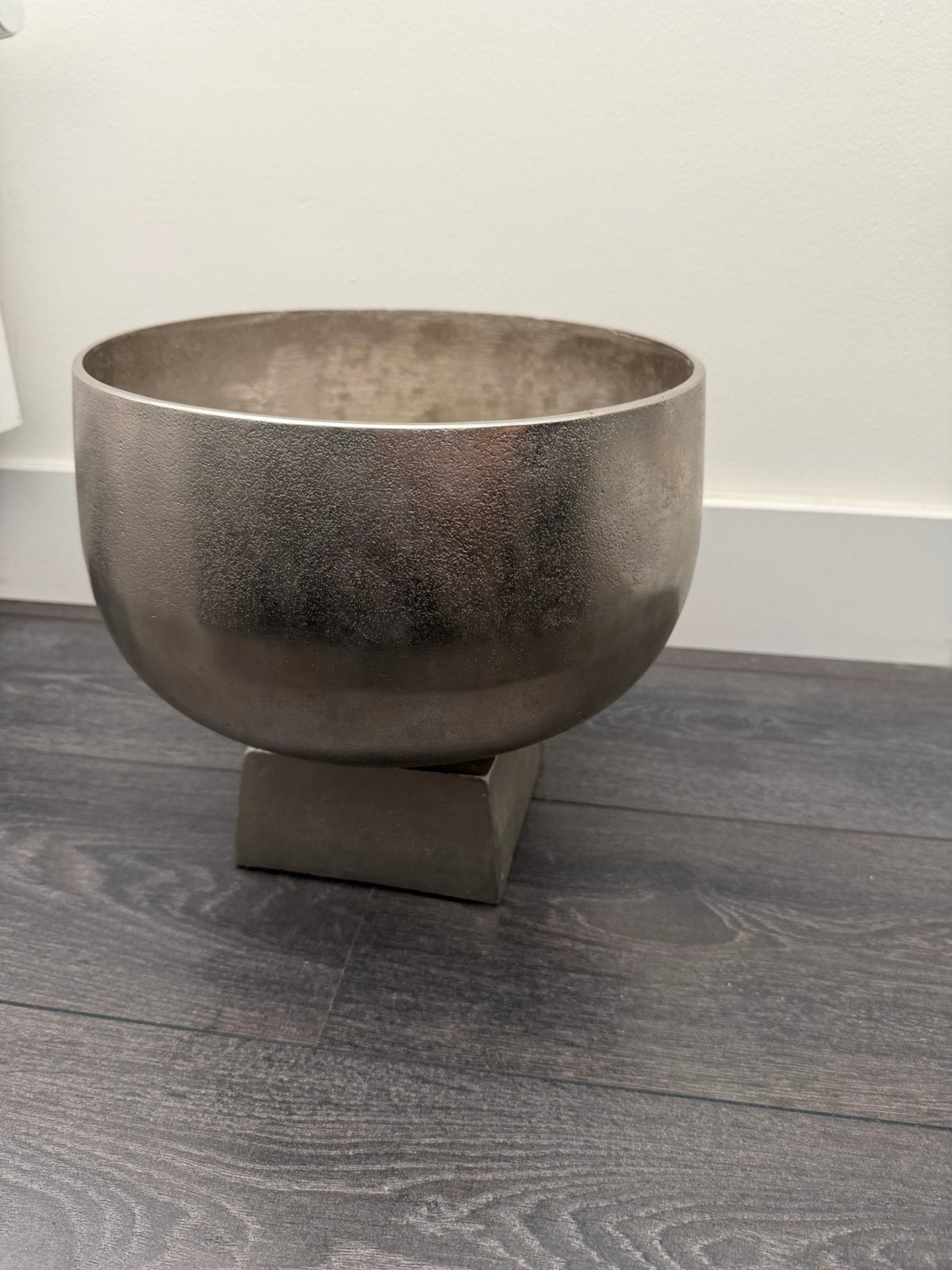 Metalen vaas/bloempot eyecatcher 27cm hoog, Ophalen, 27 cm, Zo goed als nieuw, Metaal