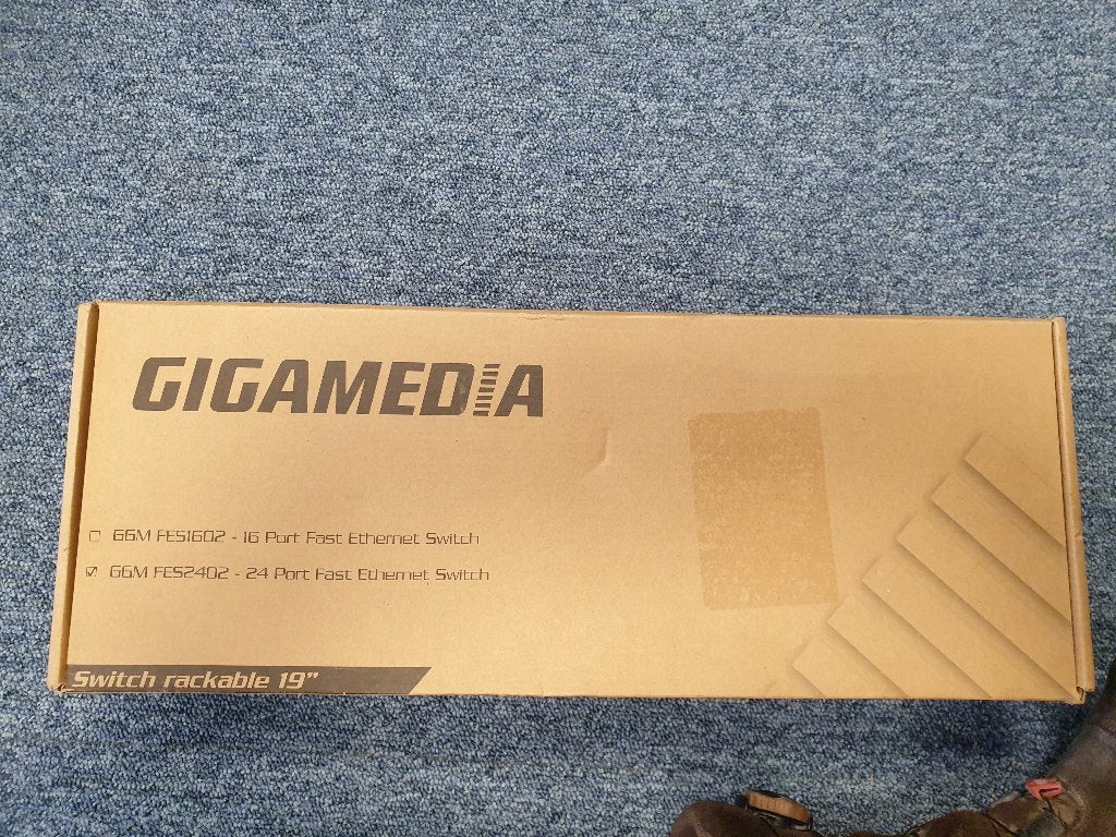 Giganieuwe 19 inch switch in originele verpakking, Ophalen of Verzenden, Nieuw