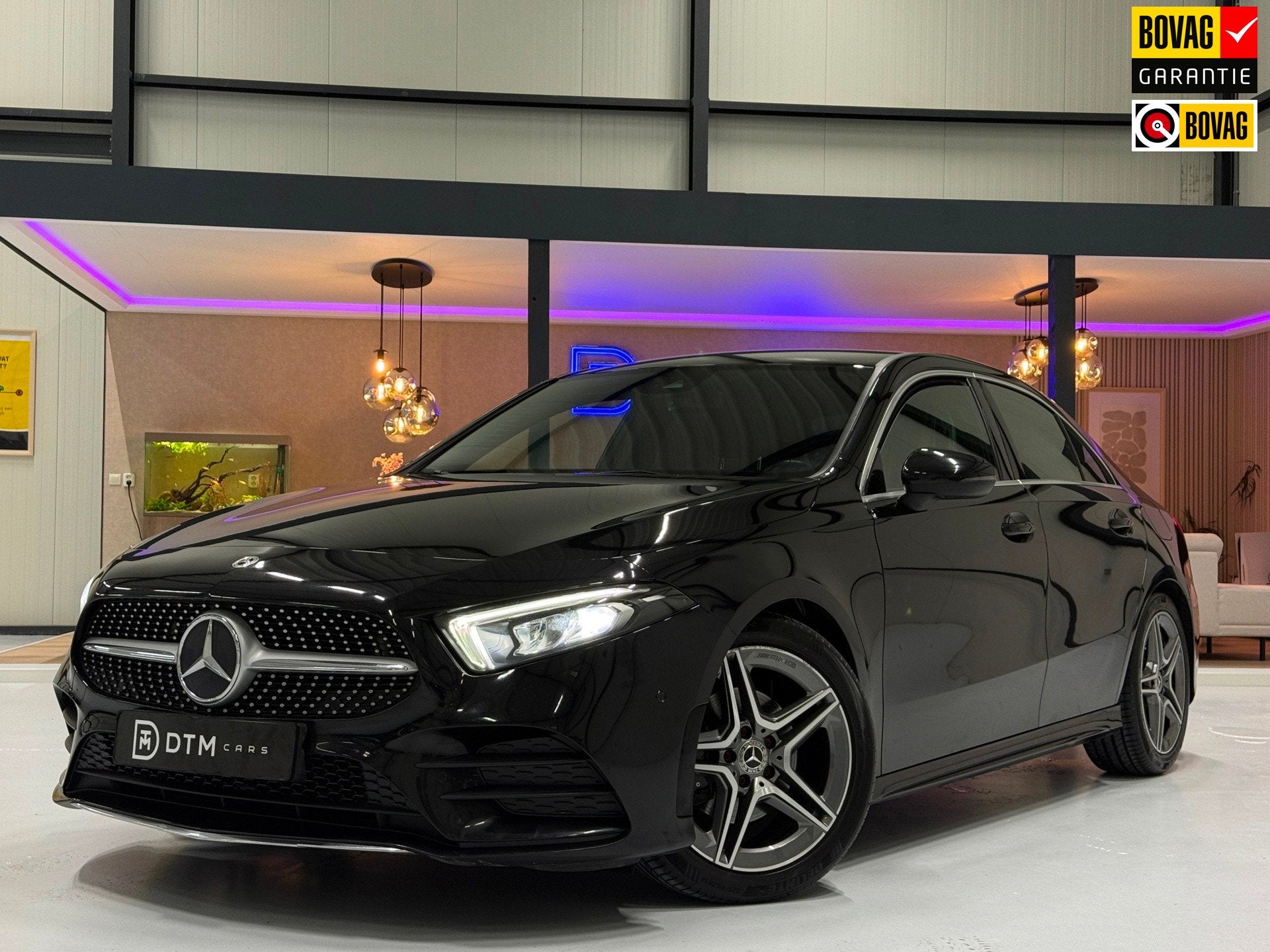 Mercedes-Benz A-klasse 180 Business Solution AMG | MBUX | LE, Dealer onderhouden, Gebruikt, 4 cilinders, Zwart