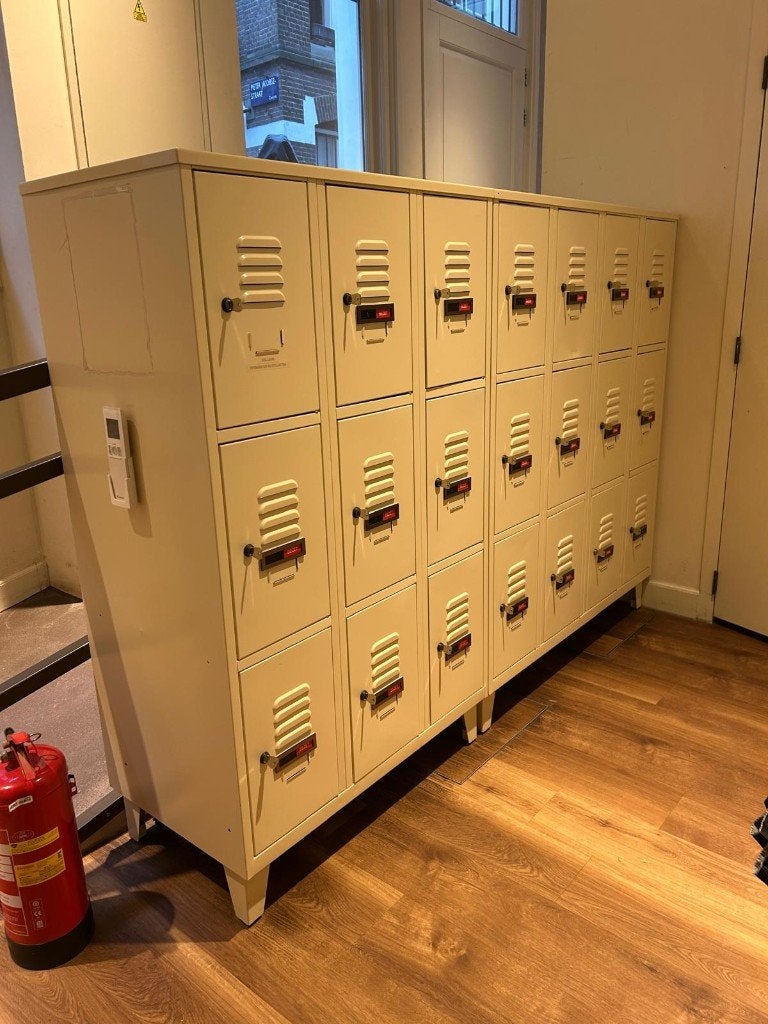 2 lockerkasten (21 lockers totaal) -Moet weg op 20/21 sept!, Ophalen, Gebruikt, Industrieel, kantoor