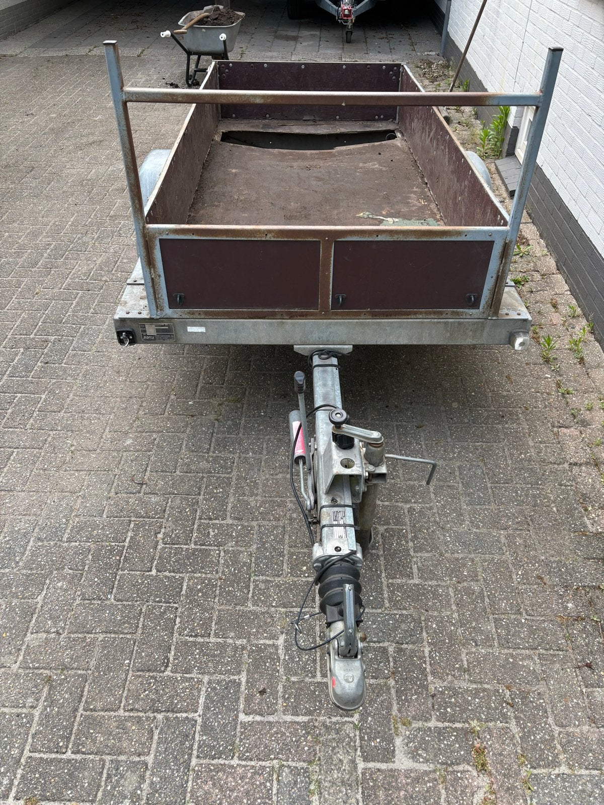 Geremde Saris enkelasser aanhanger, Ophalen, Gebruikt