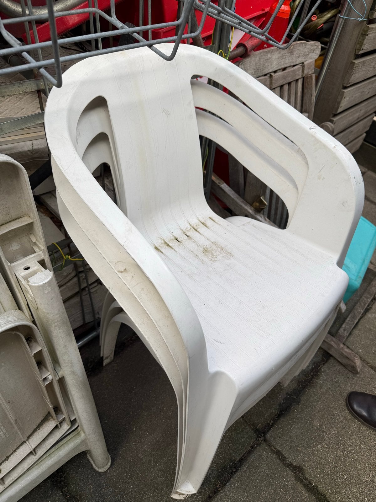 Partij van 3 witte plastic stapelbare stoelen, Kunststof, Gebruikt, Drie, Wit