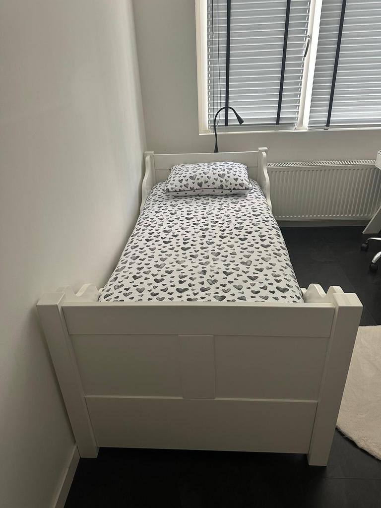 Bed te koop inclusief matras, 85 tot 100 cm, Ophalen of Verzenden, Zo goed als nieuw, Matras
