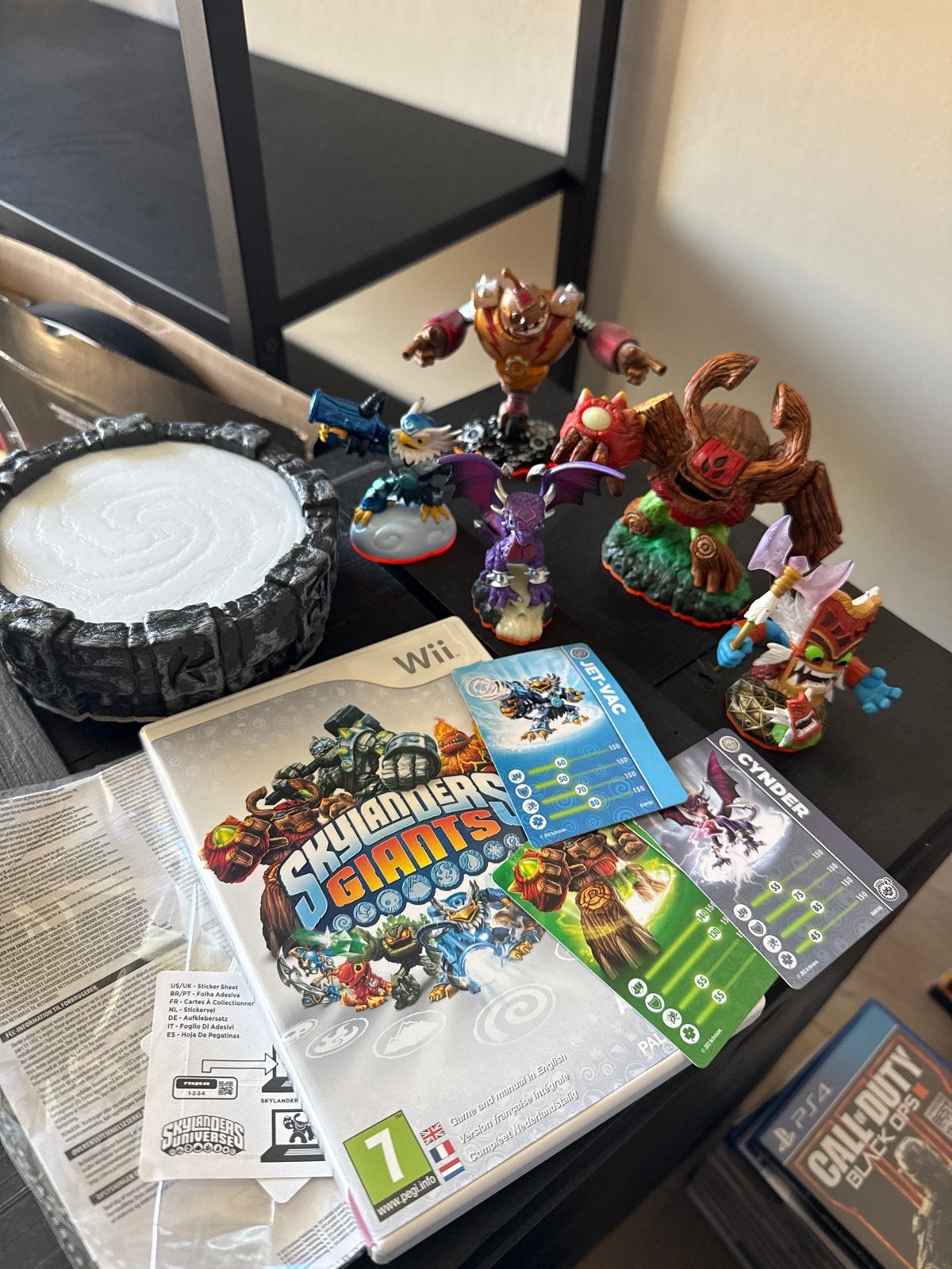Skylanders Giants Wii met boekje, poppetjes en opzetblok, Ophalen of Verzenden, Gebruikt, Avontuur en Actie, Vanaf 7 jaar