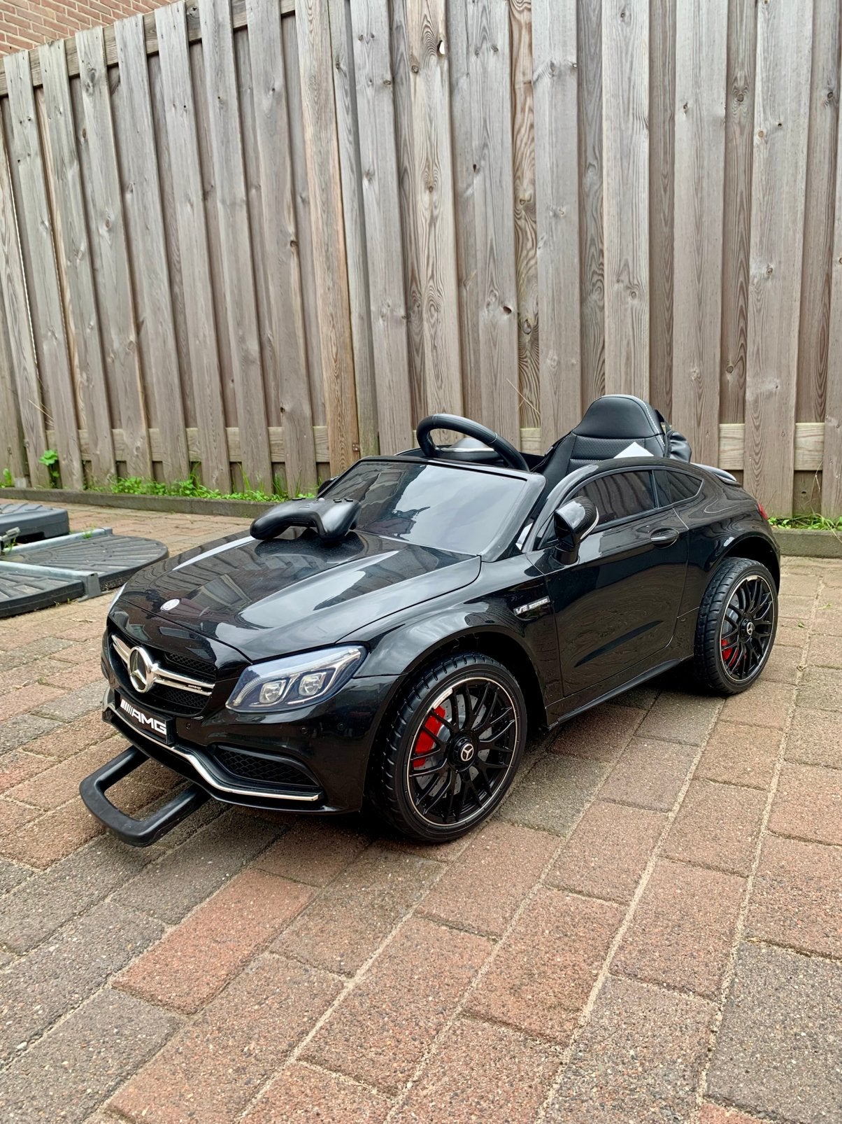 Mercedes C63 AMG Elektr Kinderauto 12V(Nieuwe Accu&Compleet), Zo goed als nieuw