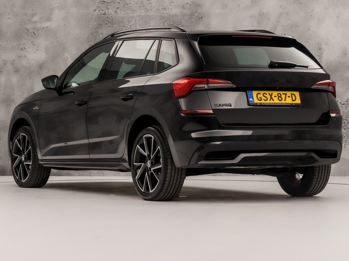 Skoda Kamiq 1.0 TSI Monte Carlo Automaat (PANORAMADAK, VIRTU, 12 maanden, Stof, Zwart, 3 cilinders