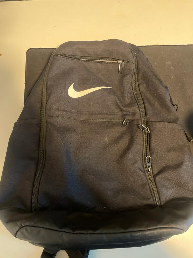 Nike rugzak - Zwart, ruime schooltas, Gebruikt, 25 tot 40 cm, Ophalen of Verzenden, Overige merken