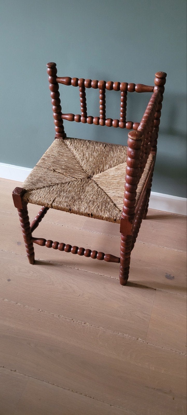 Houten hoekstoeltje met rieten zitting, Antiek en Kunst, Ophalen