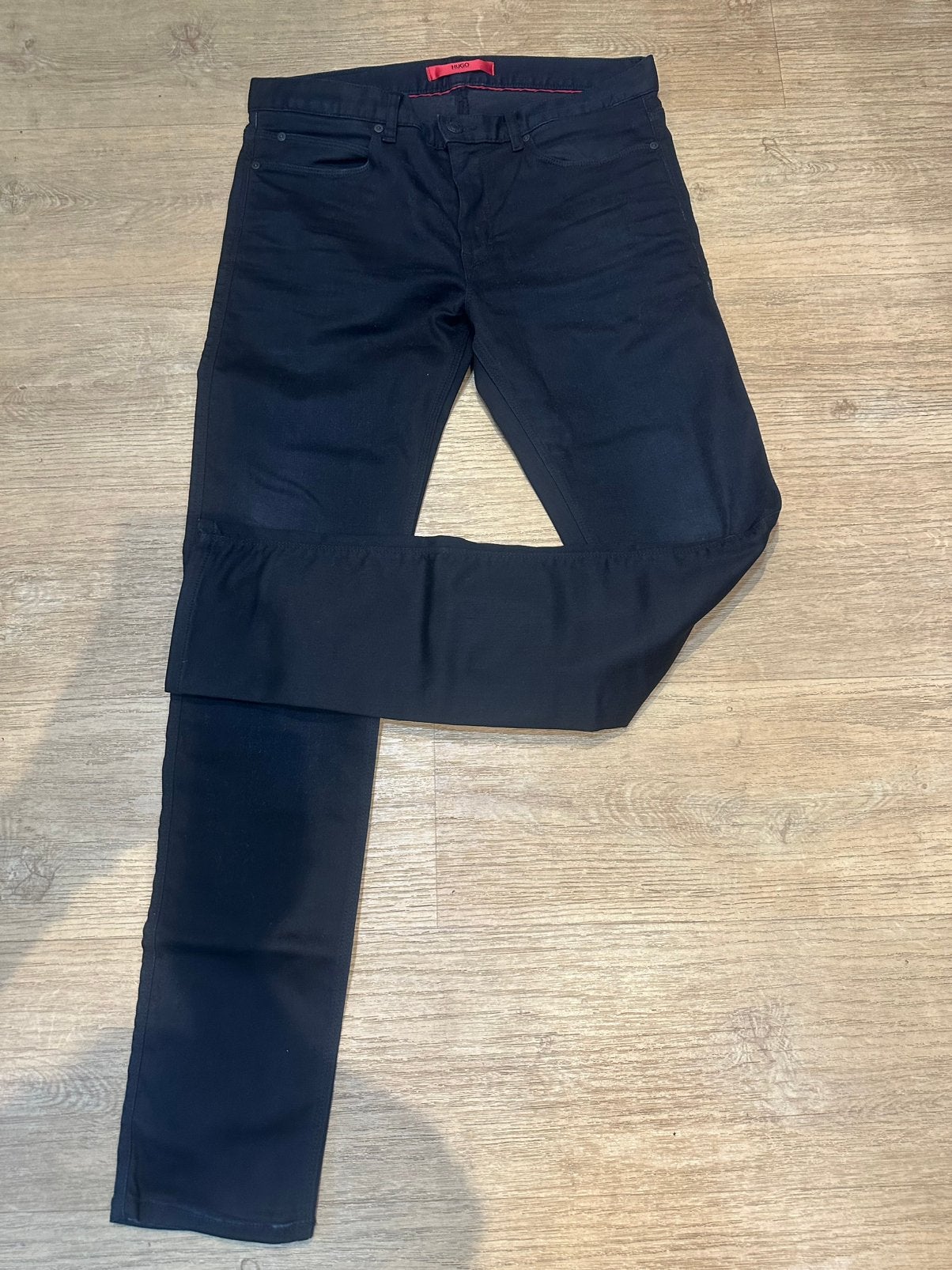 HUGO32/34 broek, Ophalen of Verzenden, Zo goed als nieuw, Maat 52/54 (L), Zwart