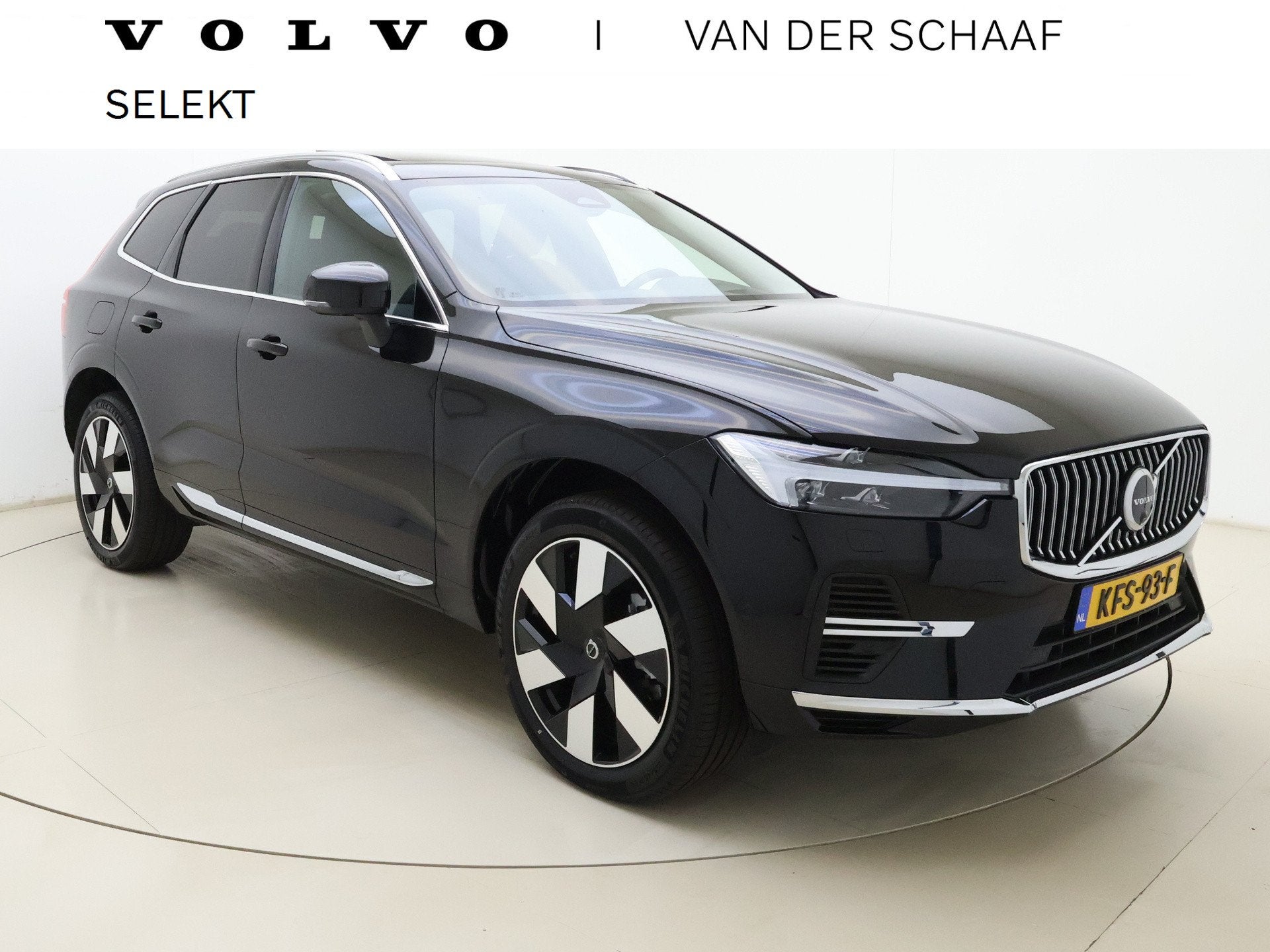 Volvo XC60 T6 350PK Automaat Plug-in hybrid AWD Ultra Bright, Auto's, Volvo, Gebruikt, 4 cilinders, 1969 cc, Zwart