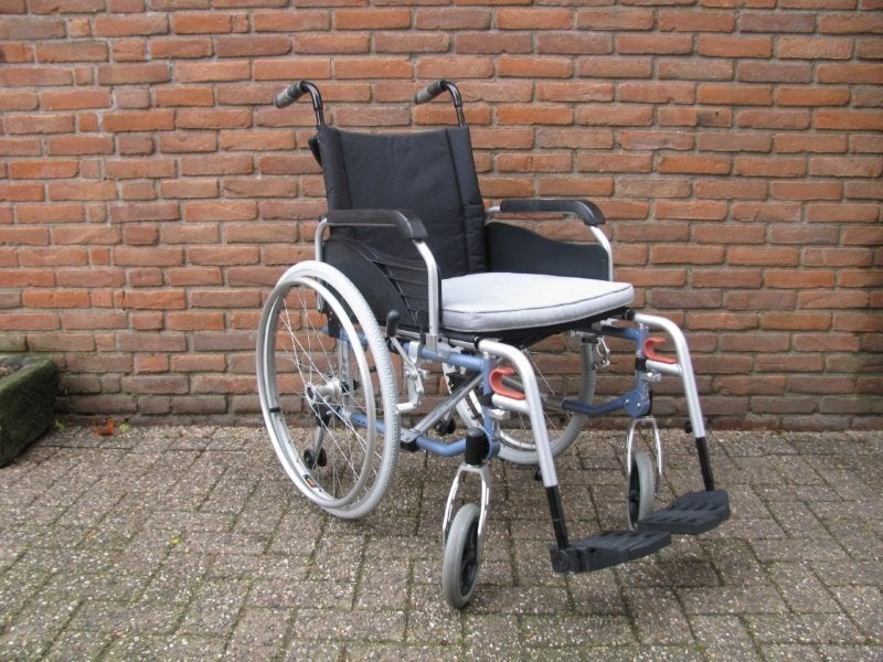 Excel aluminium rolstoel 46cm met nieuwe massieve banden, Ophalen, Inklapbaar, Zo goed als nieuw, Duwrolstoel