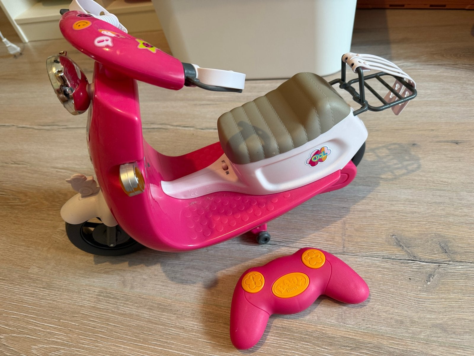 Baby Born scooter met afstandsbediening zgan, Kinderen en Baby's, Ophalen, Gebruikt, Afstandsbediening