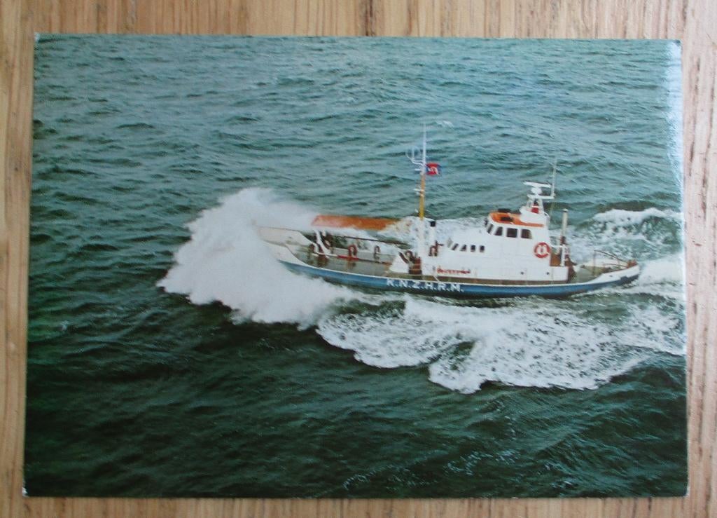 ansichtkaart terschelling KNZHRM motorreddingboot Carlot, Ophalen of Verzenden, 1960 tot 1980, Waddeneilanden
