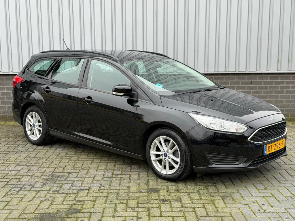 Ford Focus Wagon 1.0 Trend |Navi|CruiseCtrl|Carplay|PDC|Airc, Auto's, Ford, Gebruikt, Zwart, Origineel Nederlands, Handgeschakeld