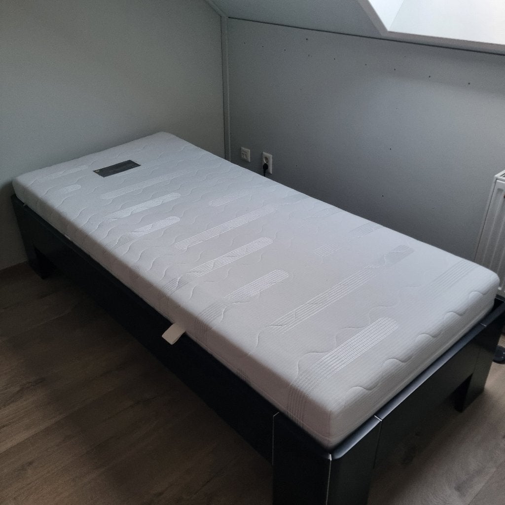 Zwart Beter Bed Fresh bed, 90x200cm, met matras en bodem, 85 tot 100 cm, Gebruikt, 180 cm of meer, Ophalen