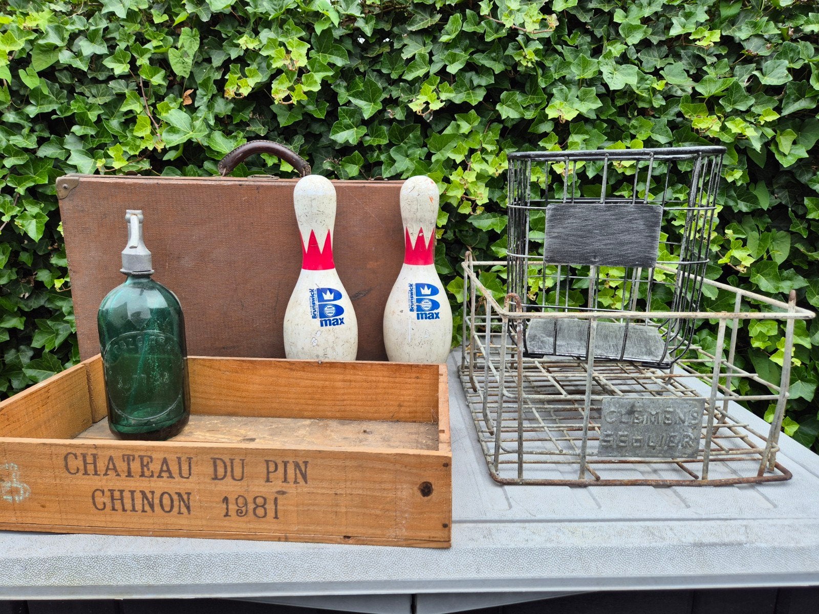 Brocante set: koffers, flessen, kegels, manden, Ophalen