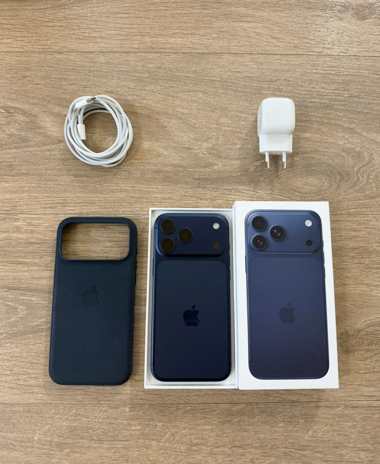 iPhone 17 Pro Max 256GB Diepblauw + Accessoires, 94 %, Blauw, Zo goed als nieuw, Zonder simlock