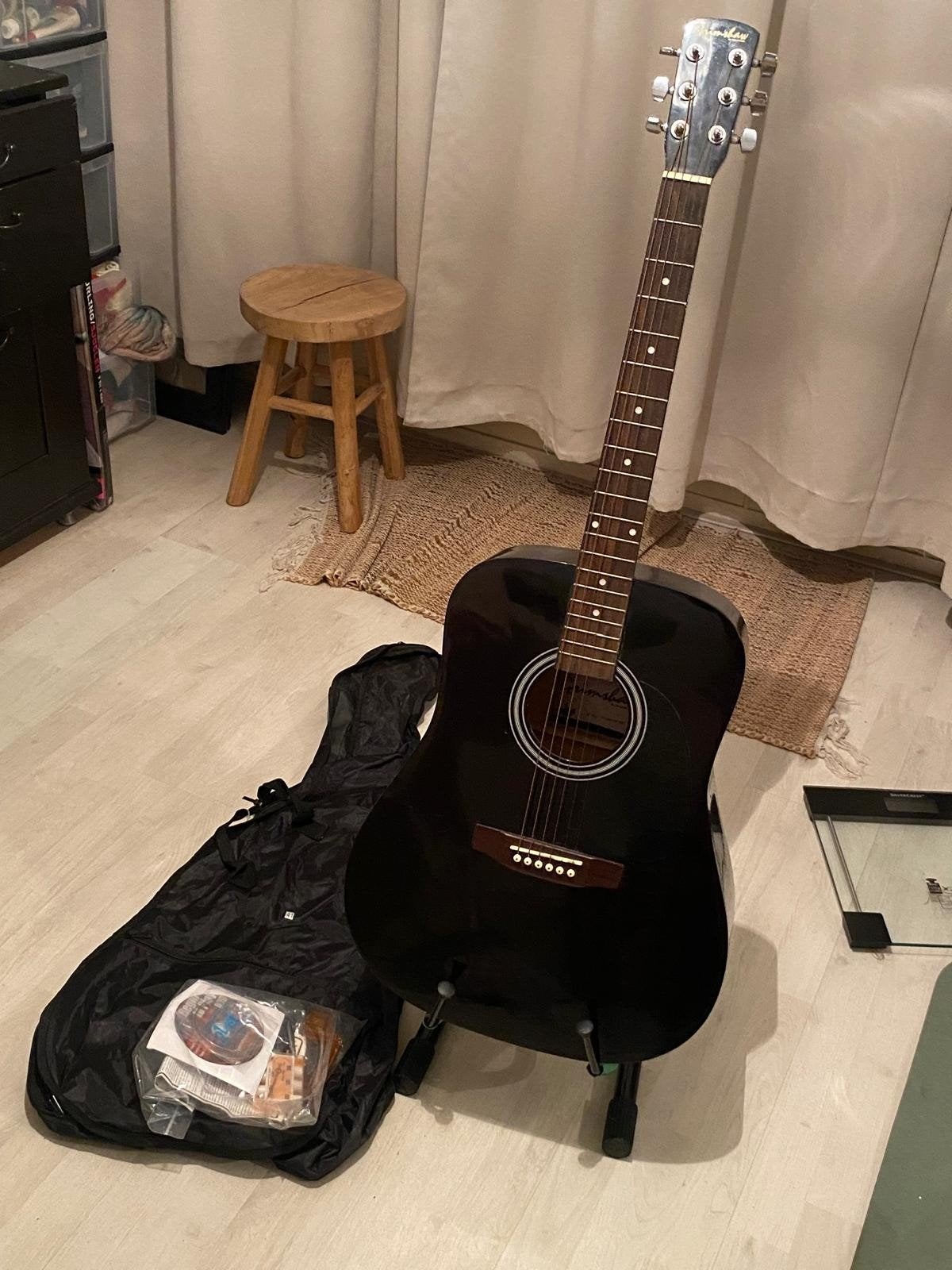 Grimshaw Westerngitaar Zwart met hoes en standaard, Muziek en Instrumenten, Ophalen, Gebruikt, Western- of Steelstringgitaar