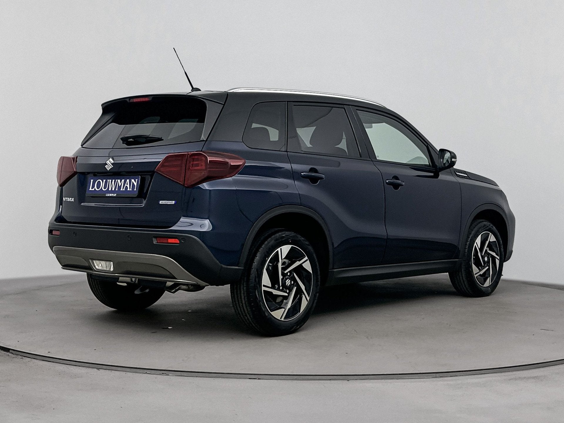 Suzuki Vitara 1.4 Boosterjet Style Smart Hybrid *NIEUW* | Di, Auto's, Voorwielaandrijving, Stof, Zwart, 4 cilinders