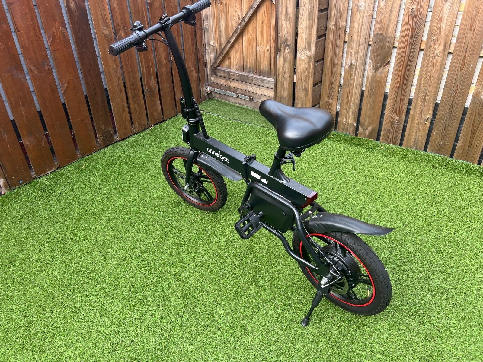 Opvouwbare elektrische fiets - Nieuwe accu en bluetooth, Fietsen en Brommers, Overige merken, Ophalen of Verzenden, Zo goed als nieuw