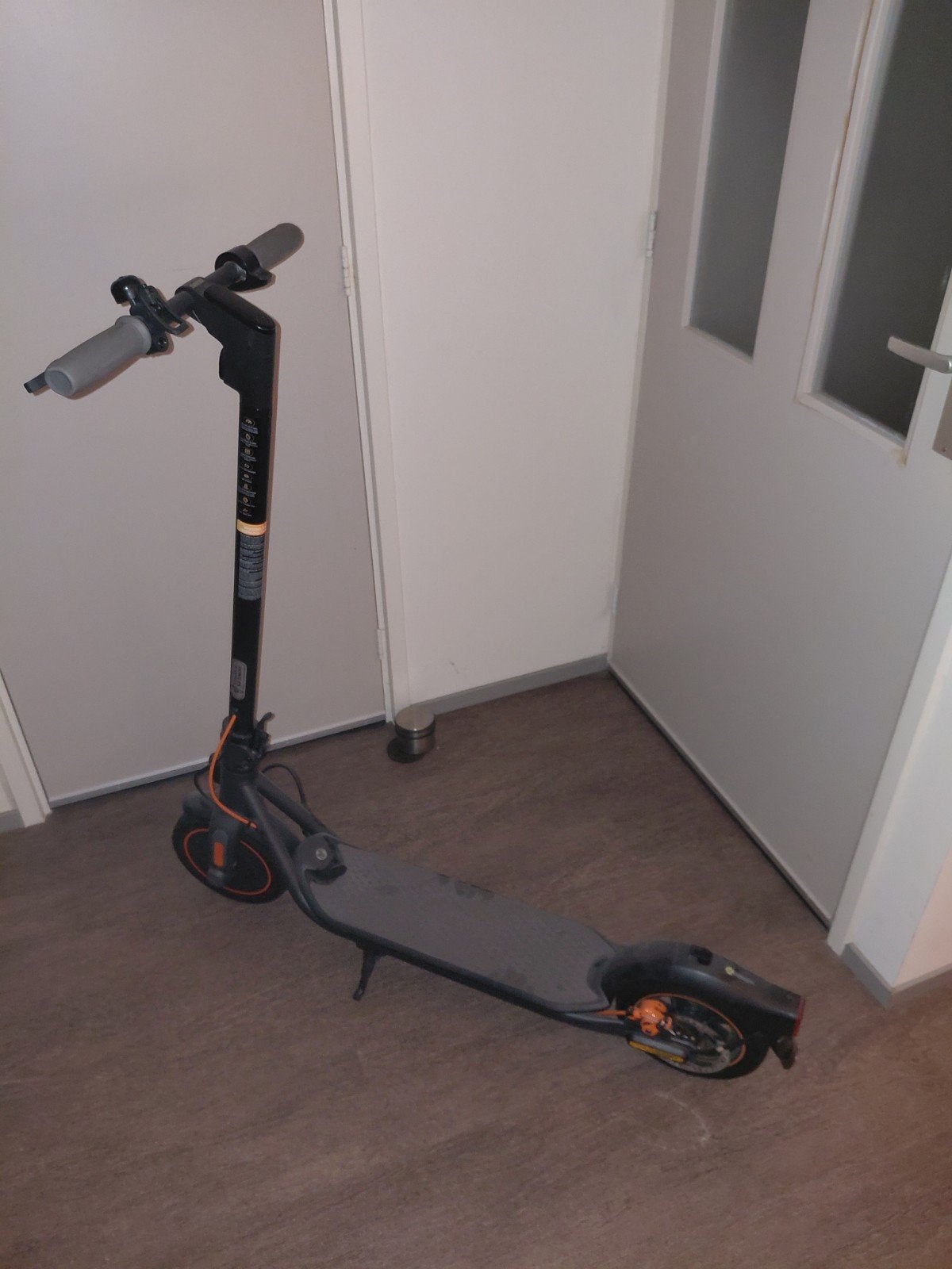 Electrische step: Ninebot Kickscooter F40E, Fietsen en Brommers, Steps, Ophalen, Gebruikt, Elektrische step (E-scooter), Ninebot