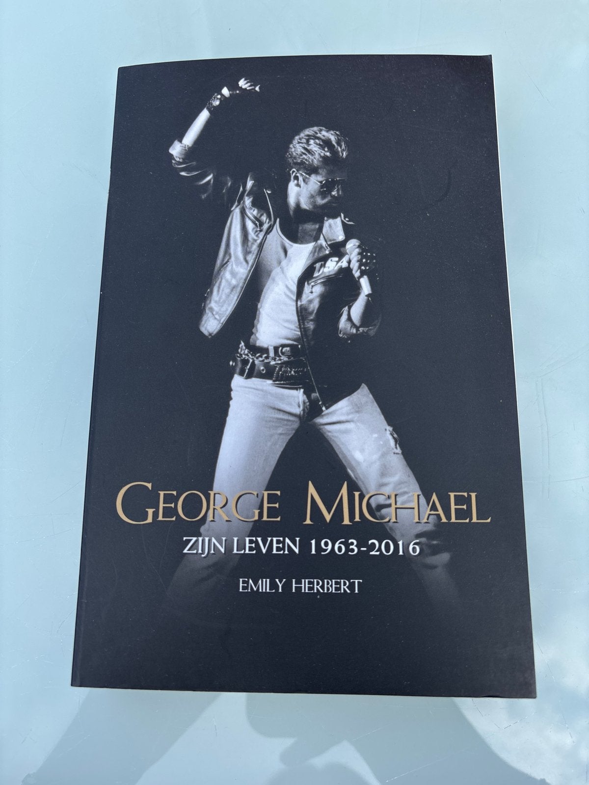 George Michael: Zijn Leven 1963-2016 - Emily Herbert, Ophalen of Verzenden, Zo goed als nieuw, Film, Tv en Media