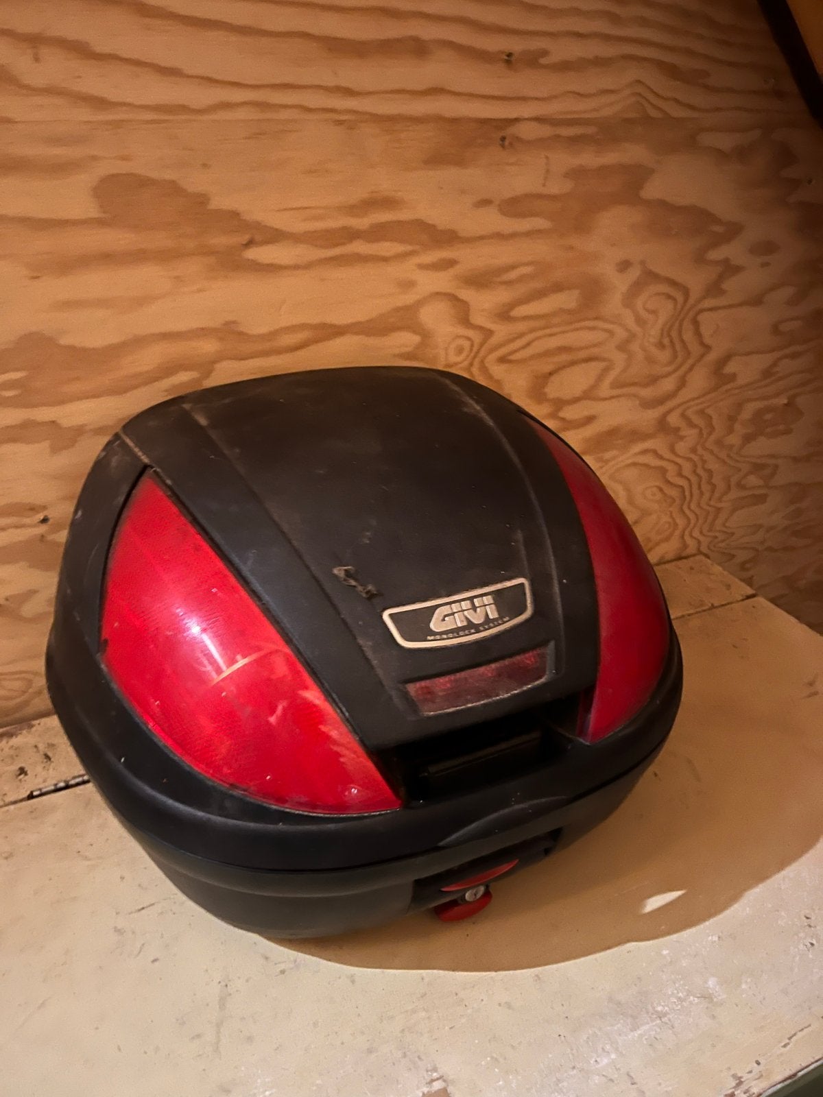Givi Monolock Topkoffer 39L met Remlicht en Adapterplaat, Motoren, Ophalen of Verzenden, Gebruikt