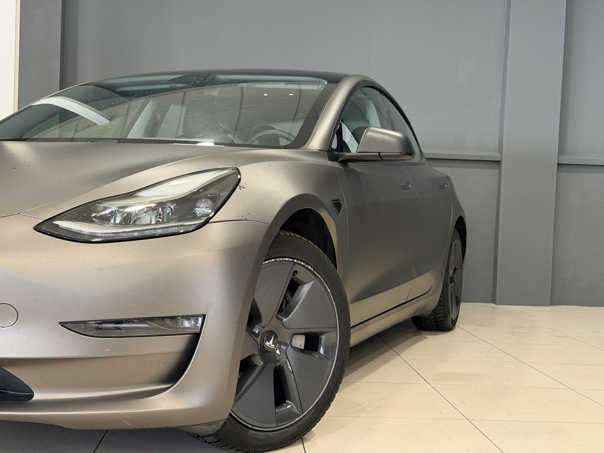 Tesla Model 3 Long Range AWD 75 kWh | Trekhaak | Wrap | SOH, Auto's, Tesla, Automaat, Stof, Gebruikt, Origineel Nederlands