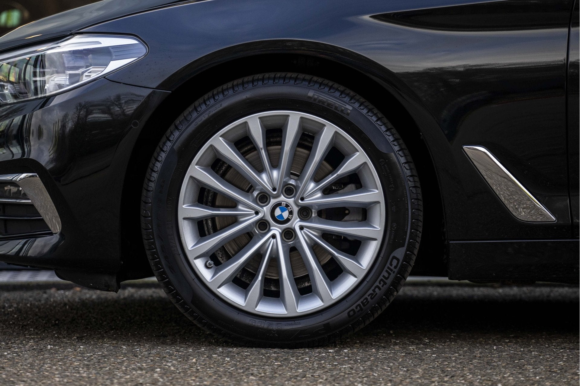Foto 9 van BMW 5 Serie Touring 520i High Executive