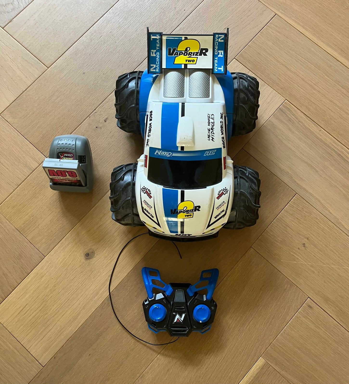 Nikko Vaporizr 2 RC Amfibie Auto - Wit/Blauw, Elektro, Gebruikt, Auto offroad, Ophalen of Verzenden