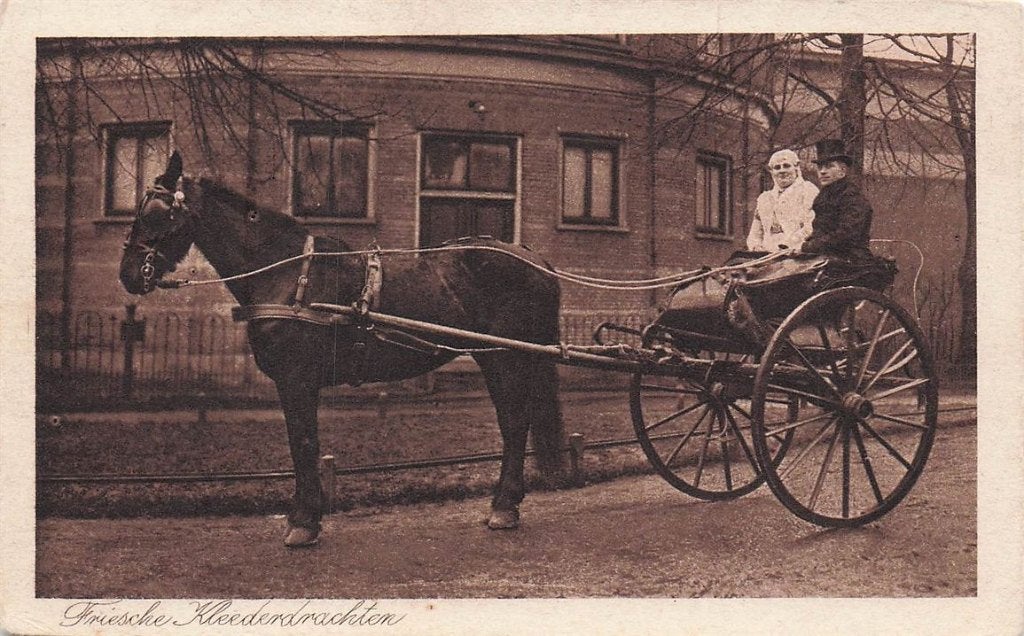 703-027-023 Friesche Kleederdrachten, Verzenden, Voor 1920, Friesland