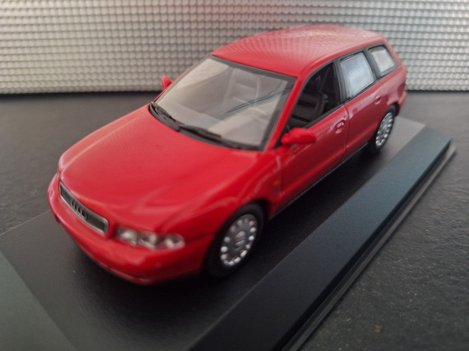 Audi A4 Avant 1995 Schaal 1:43, Overige merken, Nieuw, Ophalen of Verzenden, Maxichamps