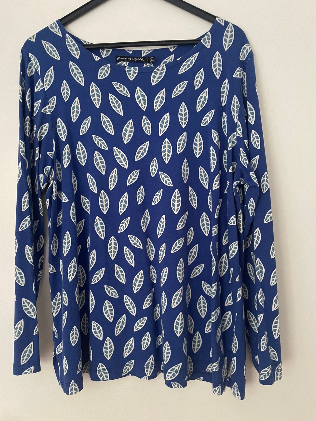 Vintage blauw gedessineerd Gudrun Sjoden shirt, m l., Ophalen of Verzenden, Gedragen, Maat 42/44 (L), Blauw