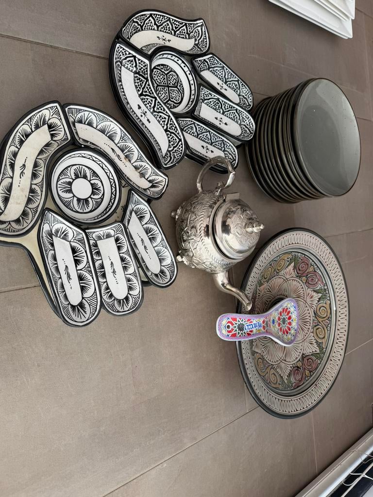 Oosterse servies plus theepot, Ophalen of Verzenden, Overige stijlen, Schaal of Schalen