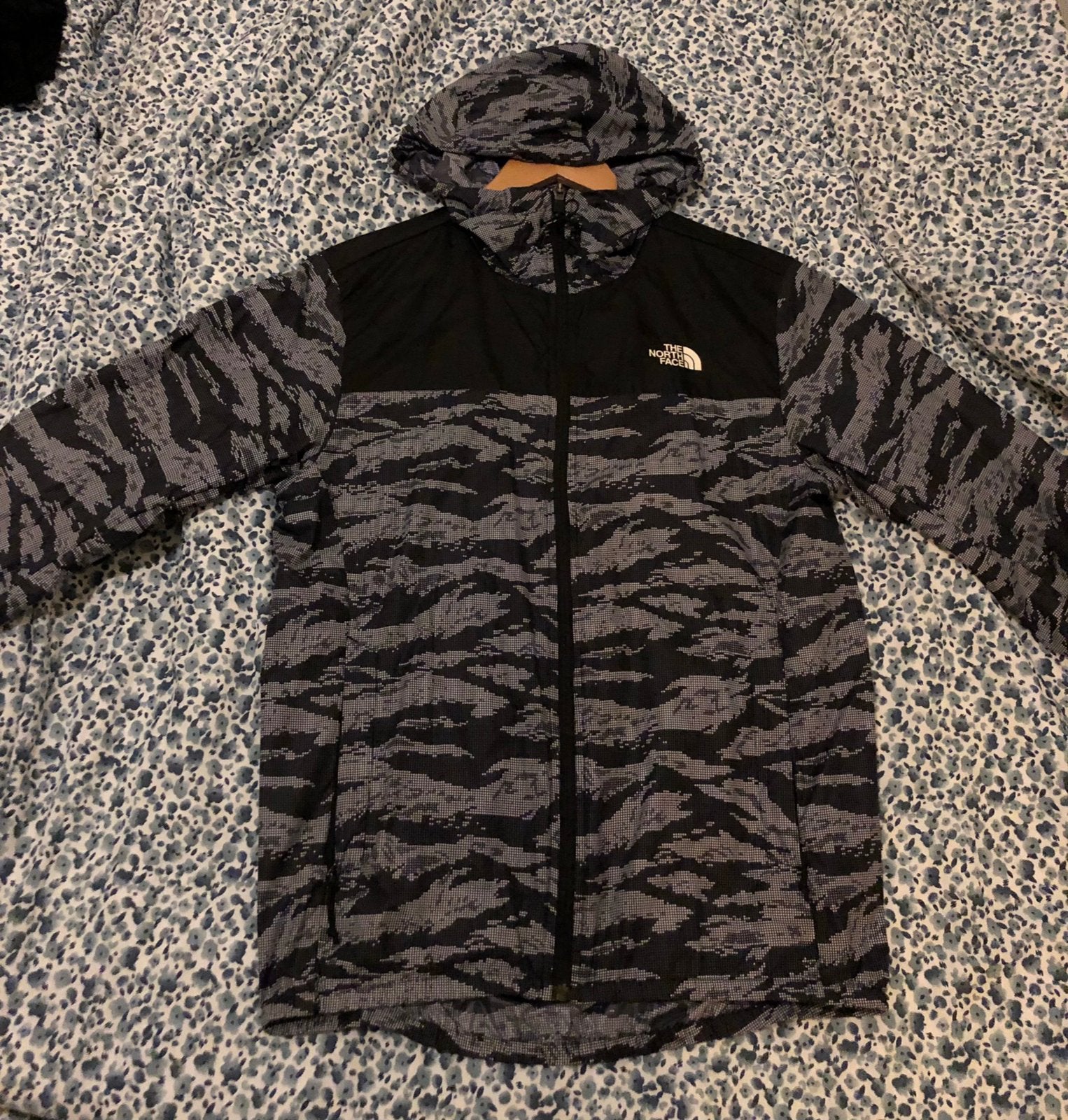 The north face camo jas xs/s, Ophalen of Verzenden, Zo goed als nieuw, Maat 46 (S) of kleiner