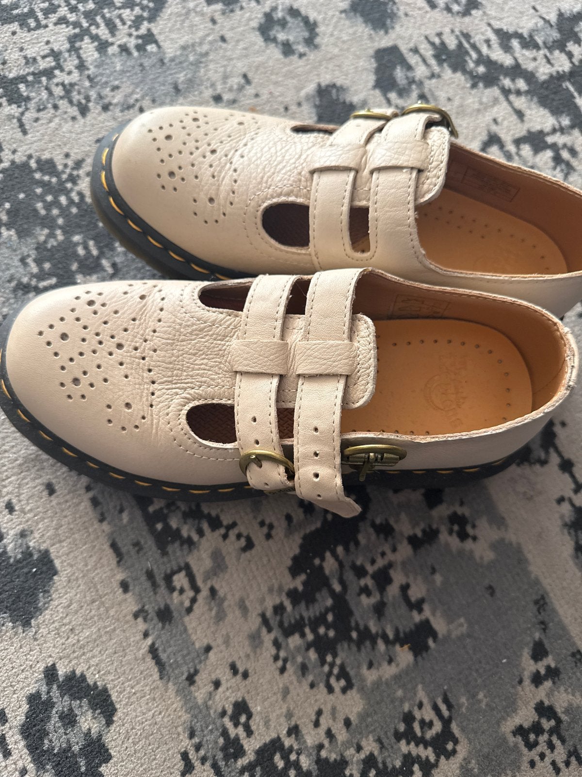 Dr. Martens Mary Jane schoenen - Zo goed als nieuw 36, Ophalen of Verzenden, Zo goed als nieuw, Beige, Ballerina's