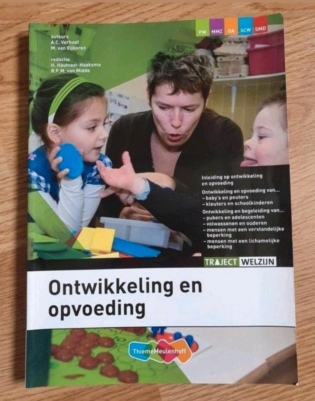 Studieboek ontwikkeling en opvoeding, Ophalen of Verzenden, Zo goed als nieuw, MBO, ThiemeMeulenhoff