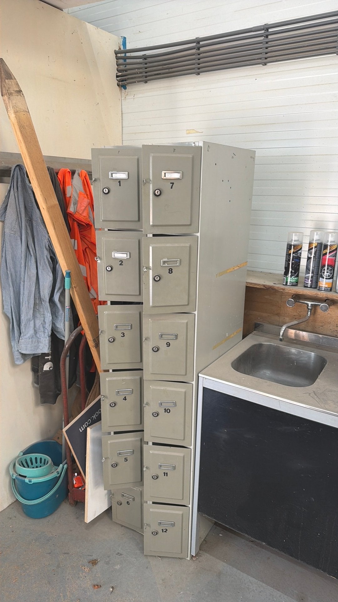 Stalen locker, Ophalen, Zo goed als nieuw