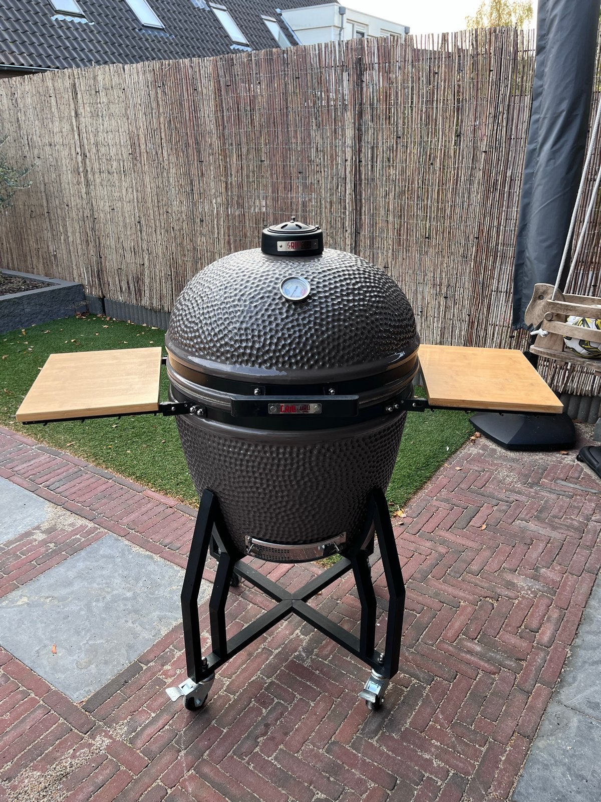 Kamado grill guru XL - Zo goed als nieuw, Tuin en Terras, Ophalen of Verzenden, Zo goed als nieuw