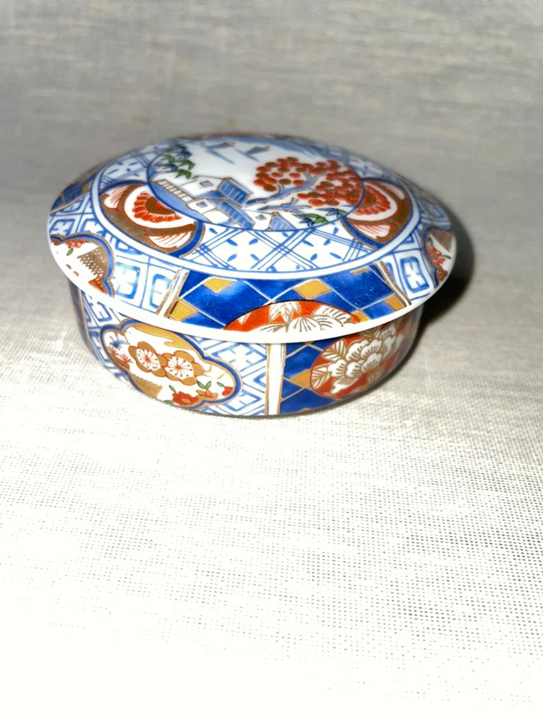 Prachtig Japans Imari porseleinen doosje met deksel, Antiek en Kunst, Ophalen of Verzenden