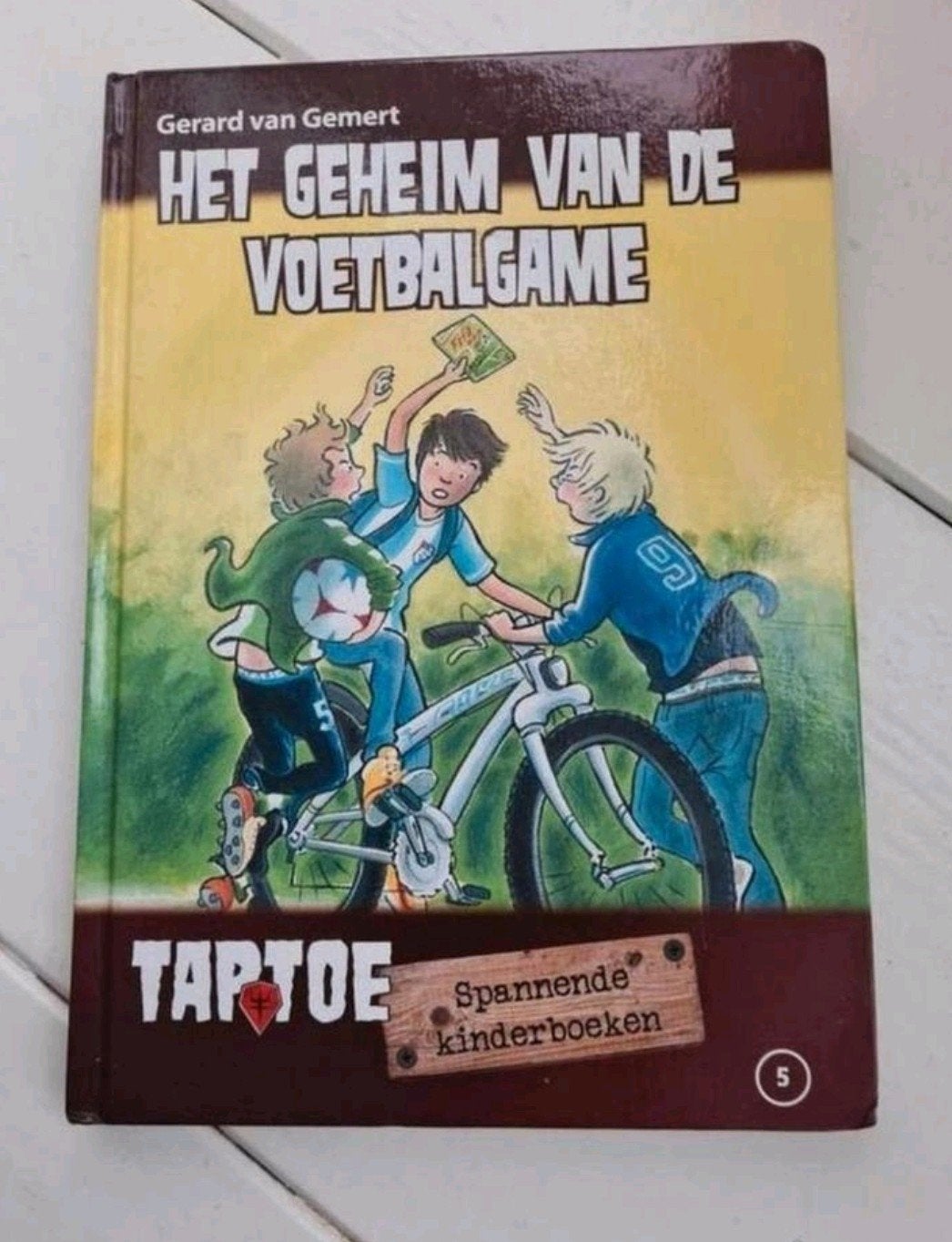 Het geheim van de voetbalgame - Gerard van Gemert, Ophalen of Verzenden, Zo goed als nieuw, Gerard van Gemert, Fictie