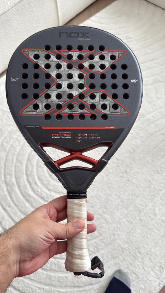 NOX AT10 Genius 2025 18K Padel Racket - Zo goed als nieuw, Sport en Fitness, Ophalen of Verzenden, Zo goed als nieuw