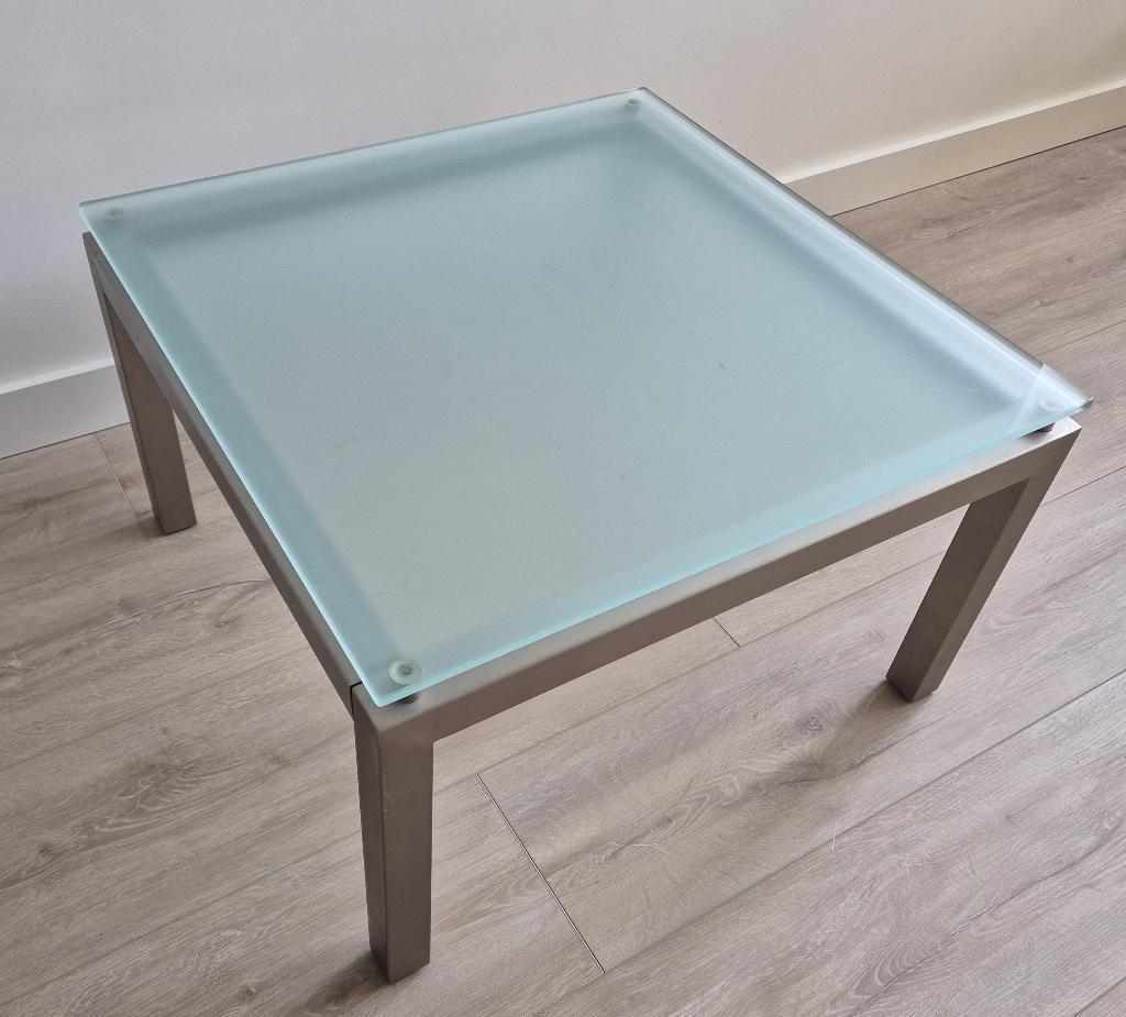 Design salon tafel met RVS onderstel en melkglas blad, Ophalen, Gebruikt, 50 tot 100 cm, Modern / strak / rvs / melkglas / design