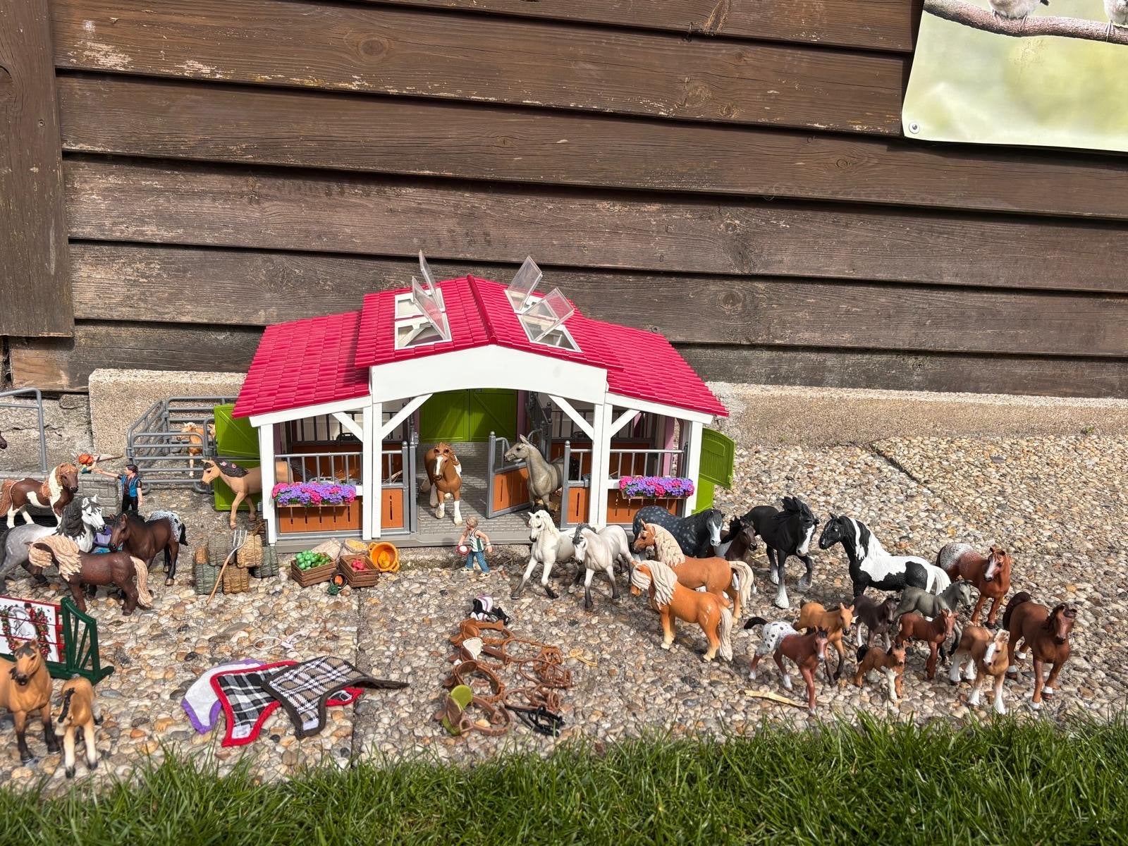 Grote Schleich paardenstal met veel paarden en accessoires, Ophalen of Verzenden, Gebruikt