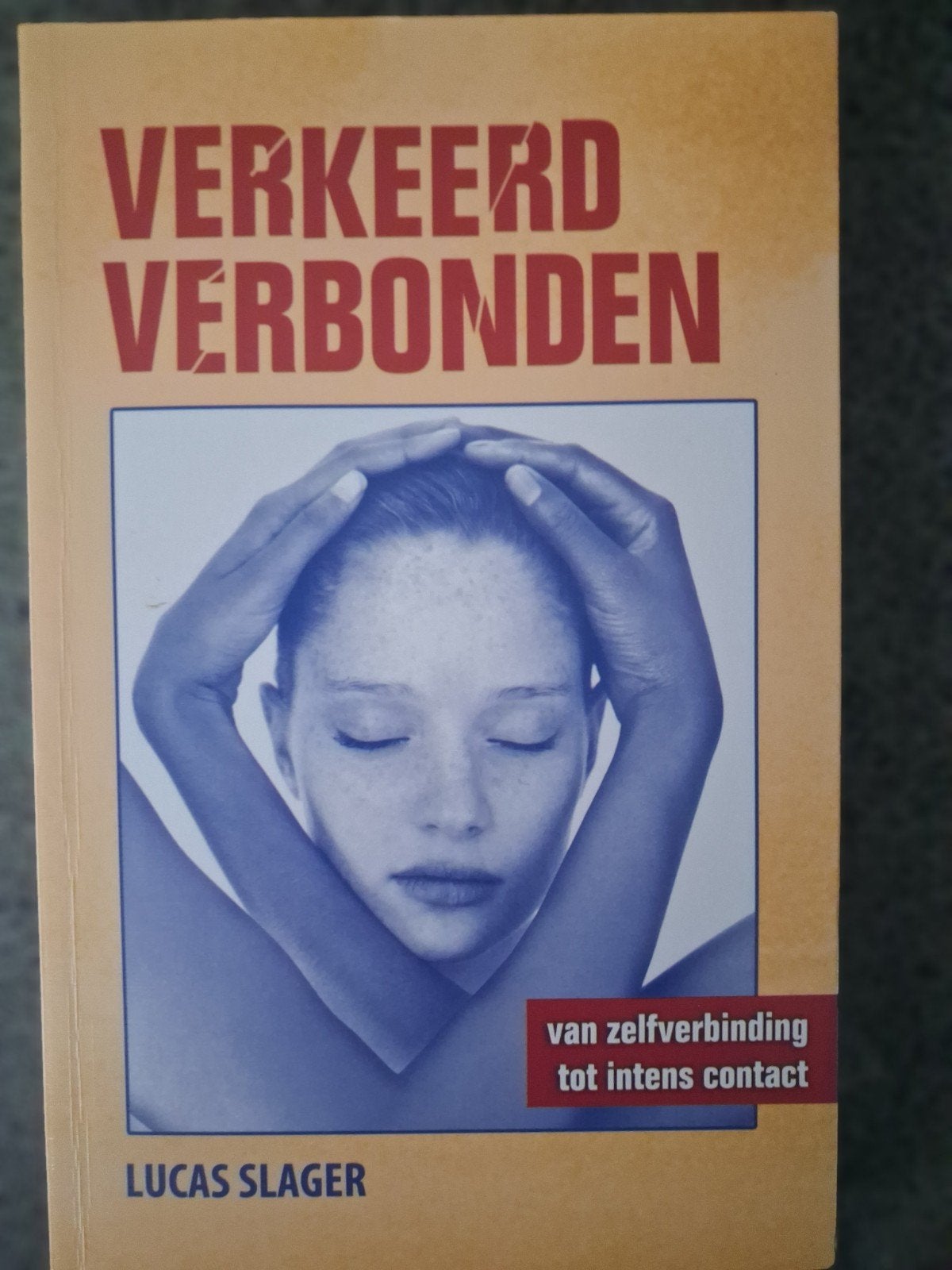 L. Slager - Verkeerd verbonden, Boeken, Esoterie en Spiritualiteit, Zo goed als nieuw, Achtergrond en Informatie, Spiritualiteit algemeen