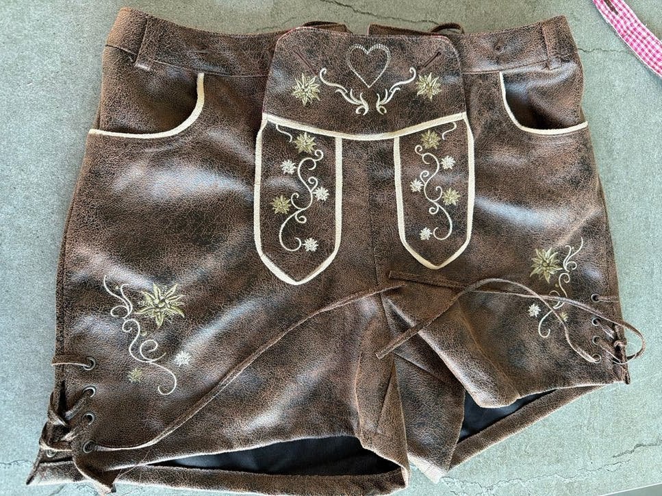 Lederhose Oktoberfest - Maat 36 Amisu Bretels missen, Nieuw, Ophalen of Verzenden, Overige thema's, Kleding