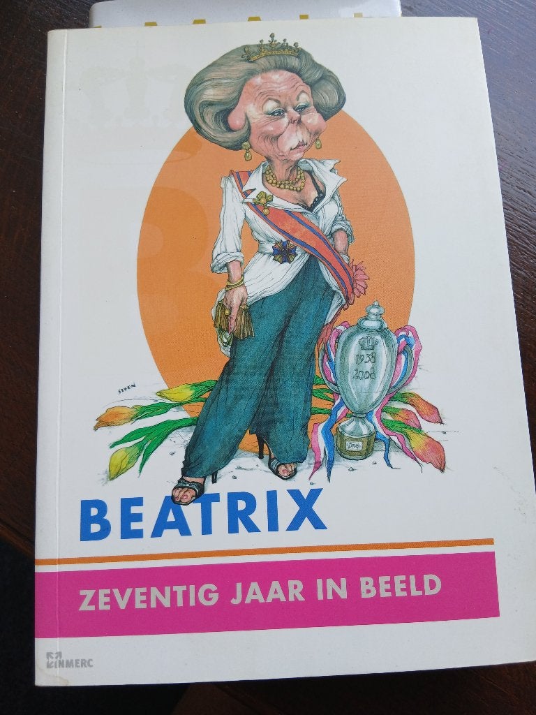 Beatrix, zeventig jaren in beeld, Ophalen of Verzenden, Zo goed als nieuw, Nederland, Tijdschrift of Boek