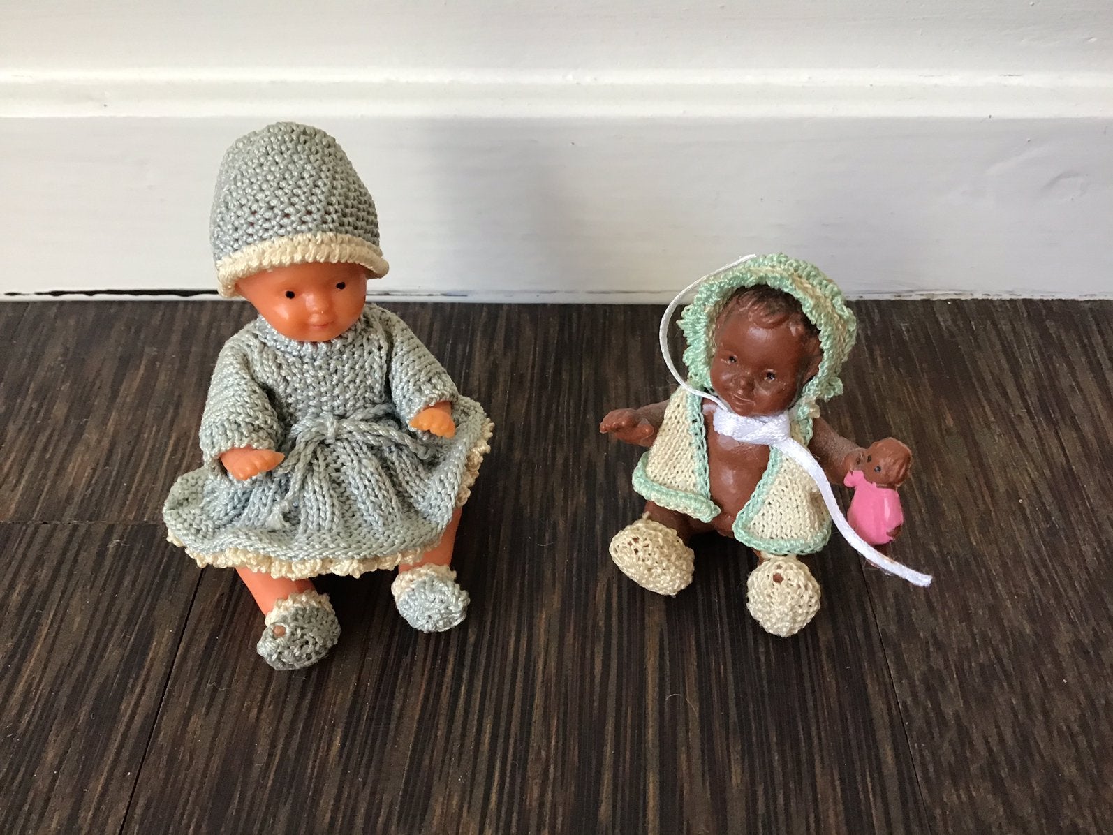 Mini popjes 2x in fijn haakwerk, Ophalen of Verzenden, Zo goed als nieuw, Popje