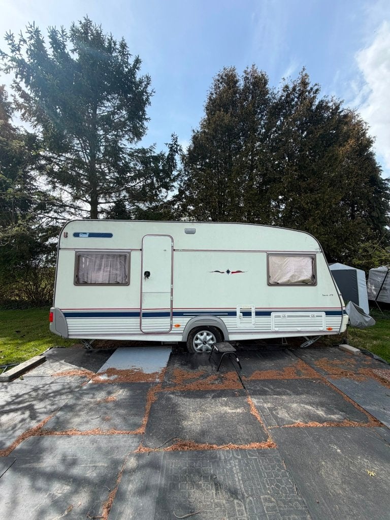 Wilk Stern caravan type 470 te koop uit 2003., Vast bed, Rondzit, 4 tot 5 meter, Wilk
