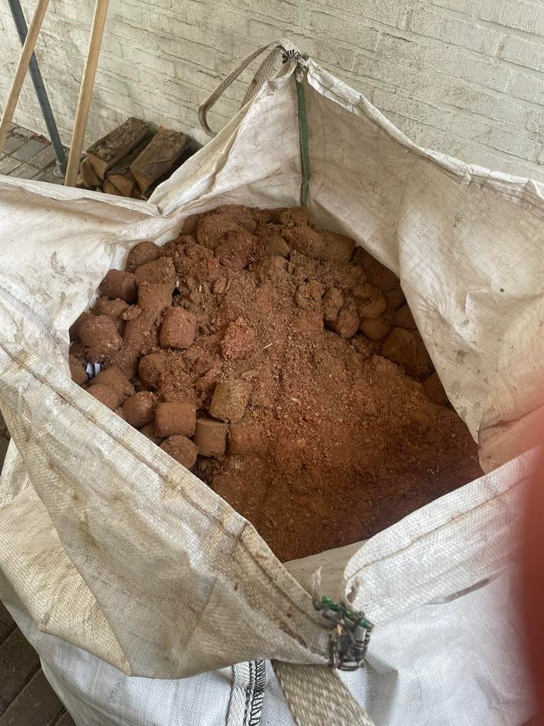 Halve big bag vol briketten, Minder dan 3 m³, Ophalen